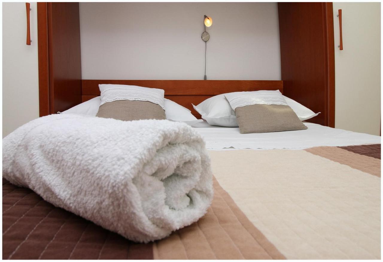 Apartments Elvi - Amazing Position & Parking プリモシュテン エクステリア 写真